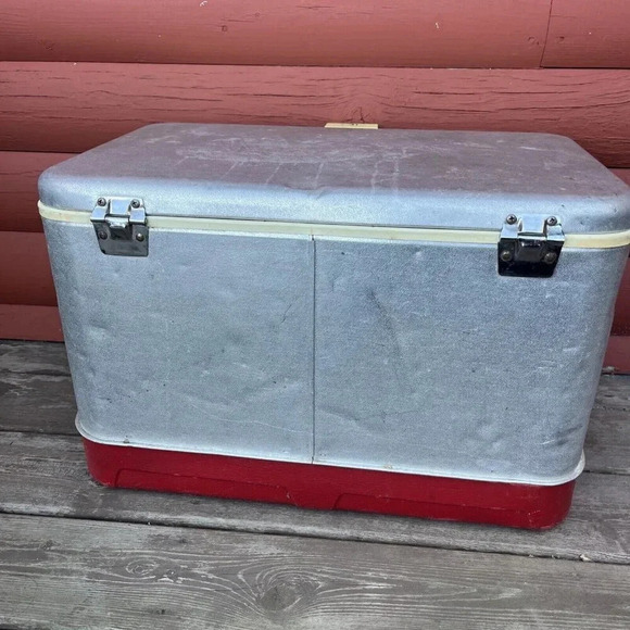 VINTAGE Metal THERMOS Latching Ice Chest Large Cooler Red And Silver 21.5x13x14 - Picture 4 of 8